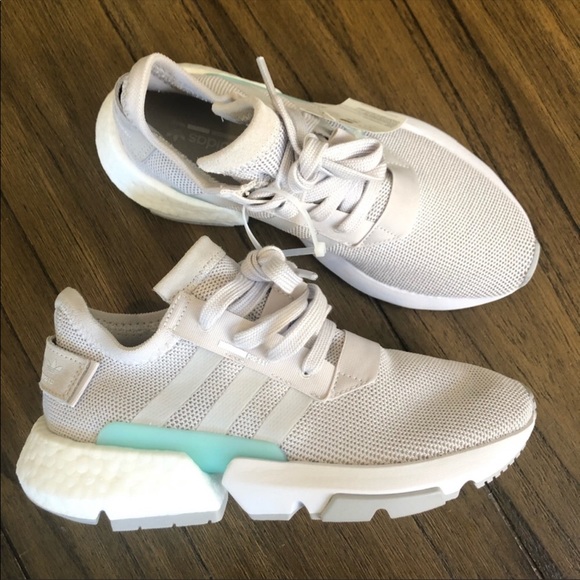 casual workout shoes